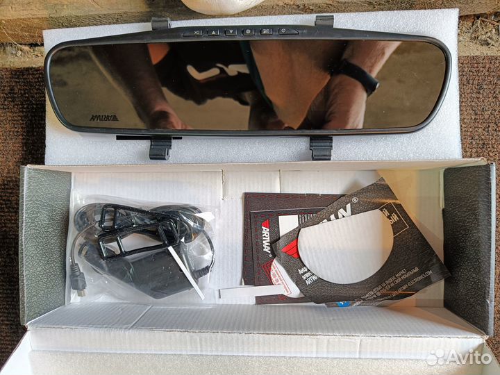 Видеорегистратор зеркало artway