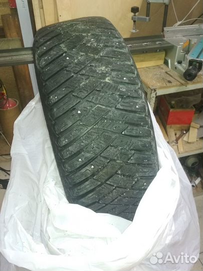 Goodyear Ultra Grip Ice Arctic 2 215/60 R16 99T