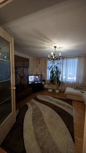 3-к. квартира, 70 м², 1/9 эт.