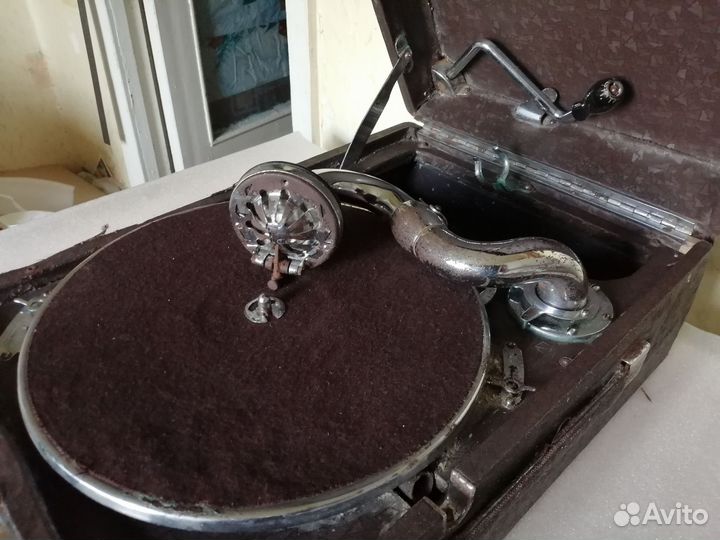 Патефон СССР Коломенский. В ремонт или на запчасти