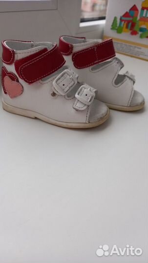 Сандалии для девочки