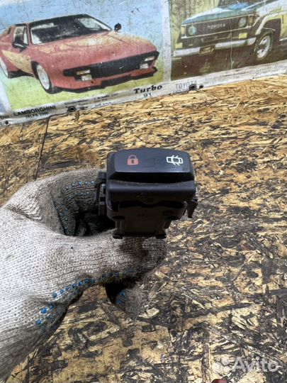 Кнопка центрзамка Рено Лагуна 2