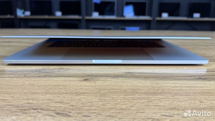 Топовый MacBook Pro 15 2017 i7 16 512