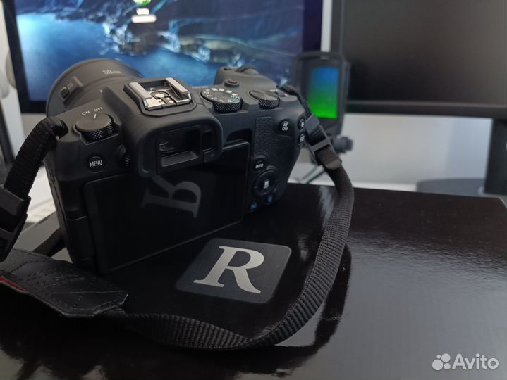 Canon eos RP + EF 50mm f/1.8II+фотосумка +адаптер