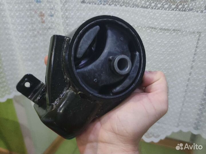 Опора подушка двигателя Hyundai accent