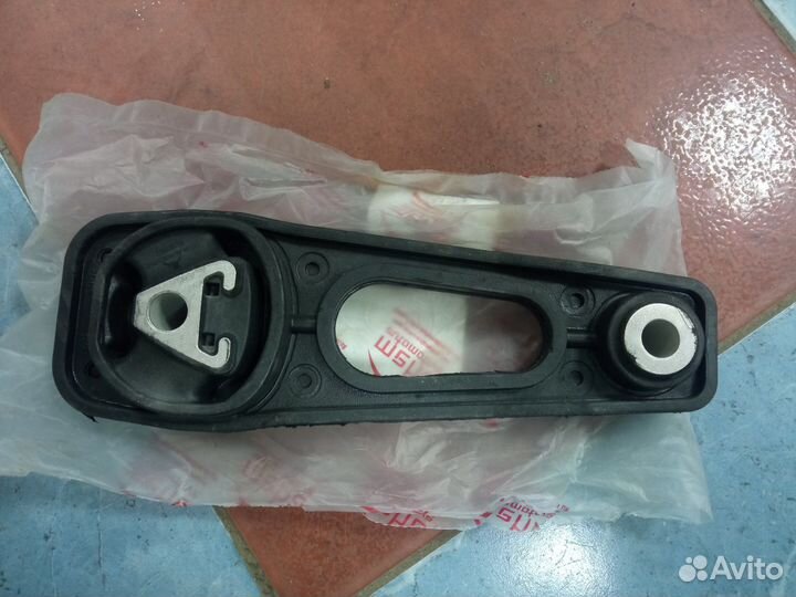 Опора двигателя задняя (растяжка) Рено Duster F4R