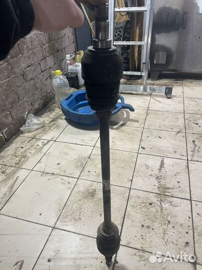 Задний правый привод gla