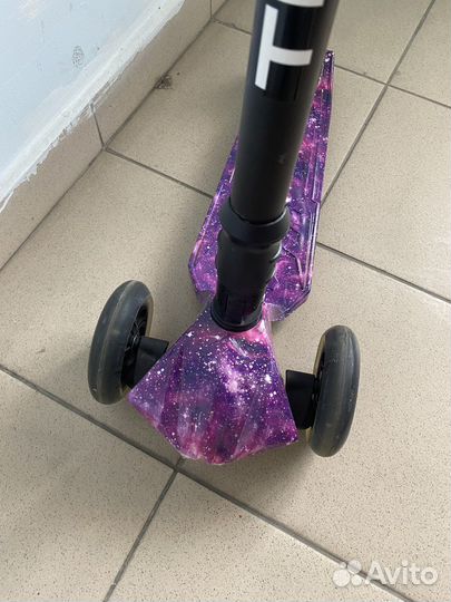 Самокат и скейт