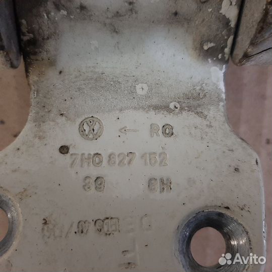 Петля двери VW T5