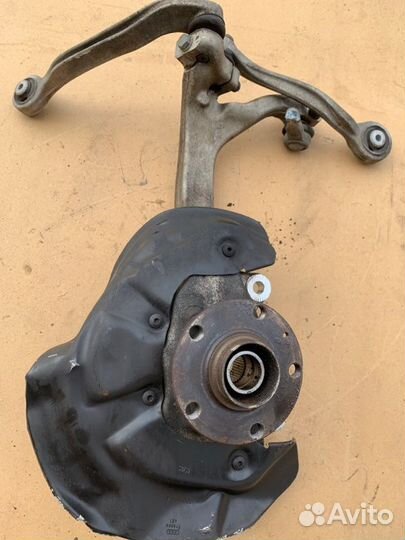 Кулак передний левый Audi А6 C6 3.2 AUK 2004-2008