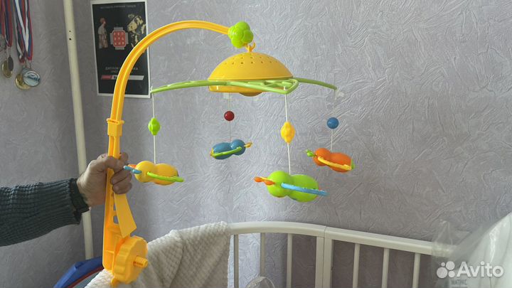Погремушка на кровать