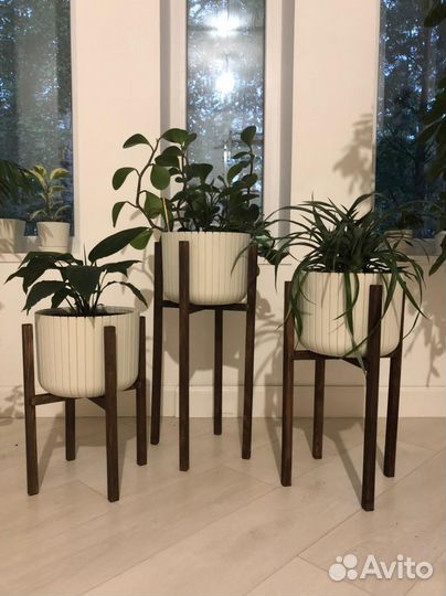 Подставки для цветов с горшком