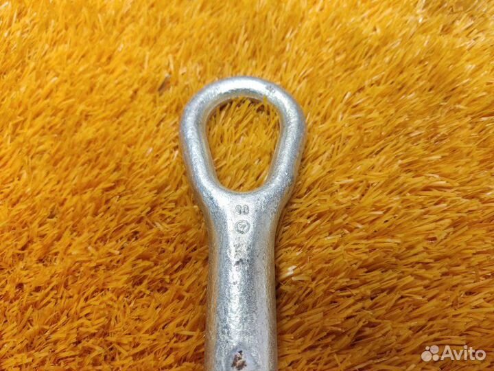 Крюк буксировочный Mercedes-Benz C-Class W204