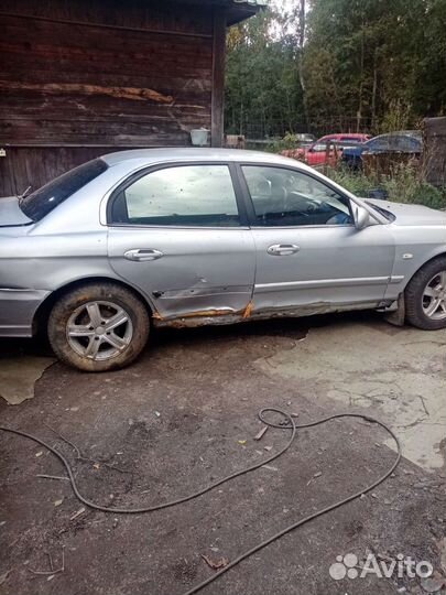 Hyundai Sonata 2.0 МТ, 2004, битый, 250 000 км