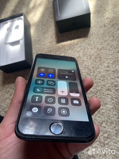 Телефон iPhone 7 Jet Black 32GB