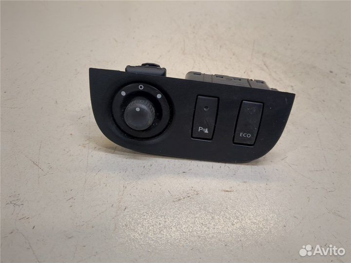 Кнопка зеркал Dacia Sandero 2012, 2013