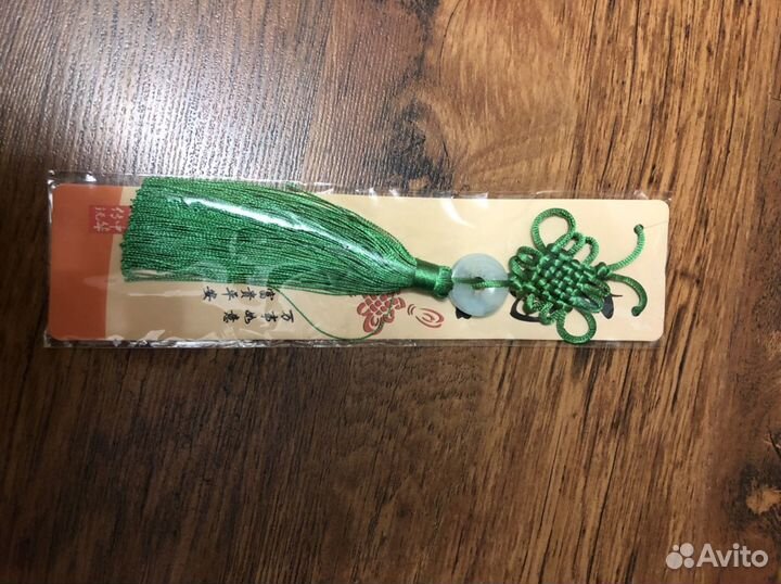 Украшение на зеркало для автомобиля