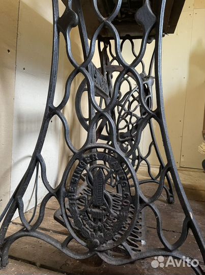 Швейная машина Singer