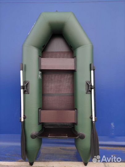 Лодка моторная румб 260 новая