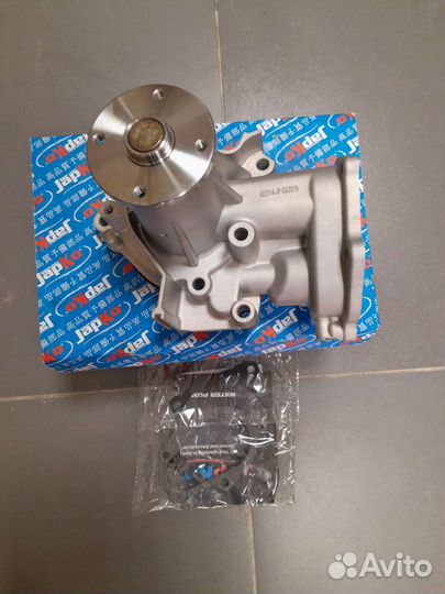 Водяная помпа 4D56