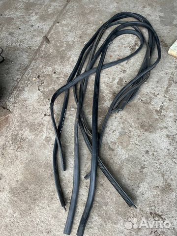 Уплотнитель двери Renault Symbol 2 NEW 08-12