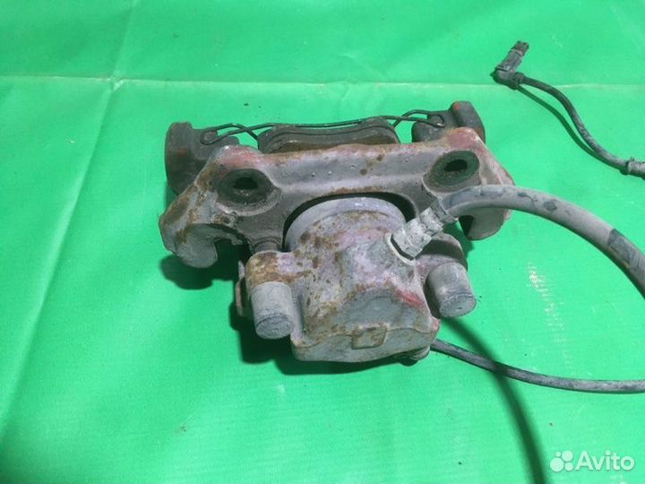 Суппорт передний левый Mercedes C200 W202 M111.945