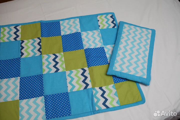 Детское одеяло и подушка в стиле печворк