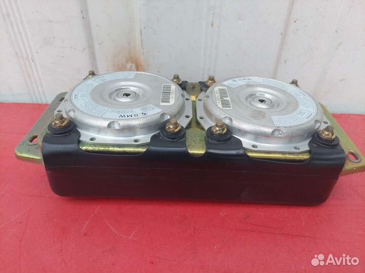 Подушка безопасности пассажира BMW 7 E32