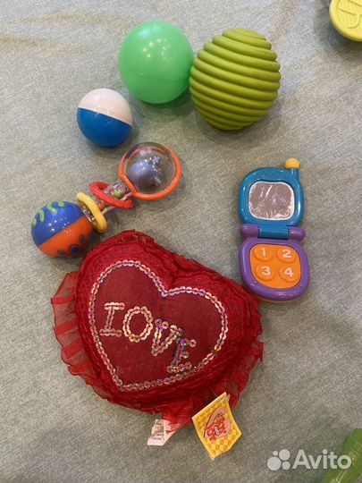 Игрушки для малышей пакетом