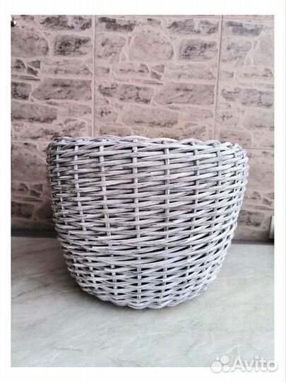 Кашпо-вазон для цветов из ротанга