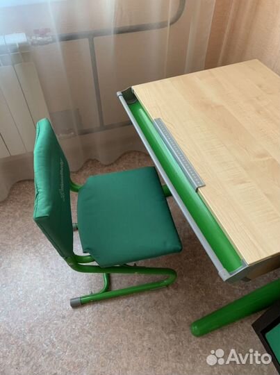 Детский стол со стулом