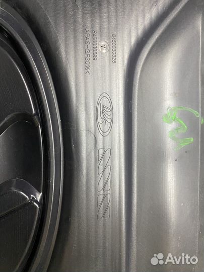 Декоротивная крышка двигателя vesta