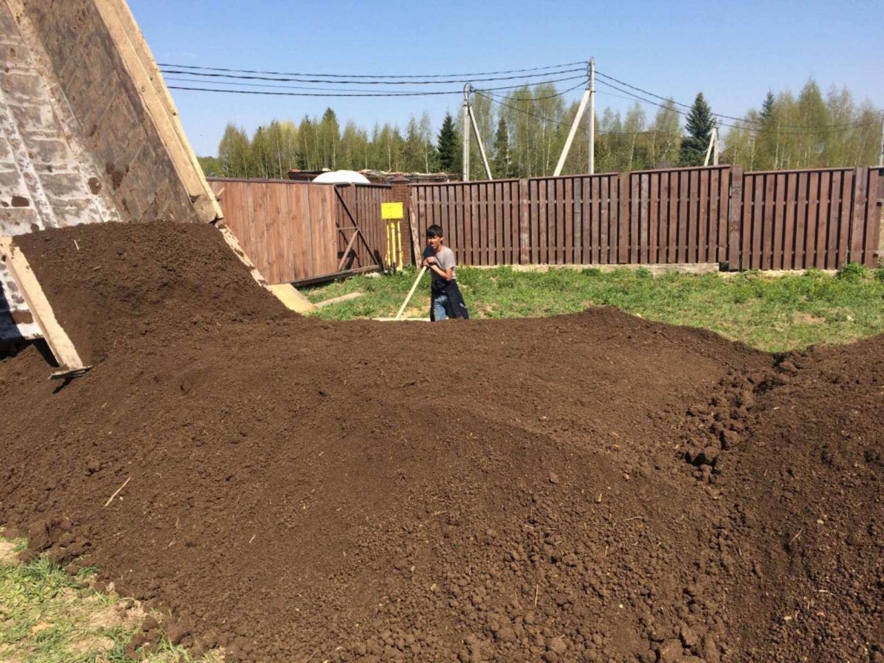 20 почвы. Плодородный грунт. Земля огород. Перегной на участке. Глина на участке.