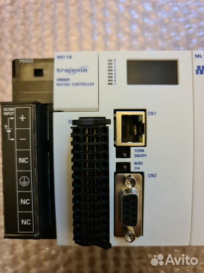 Контроллер многоосного управления Оmron trajexia