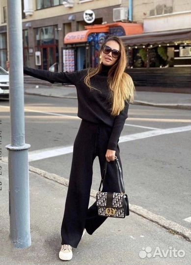 Спортивный костюм женский