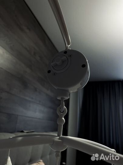 Музыкальный мобиль в кроватку для новорожденных