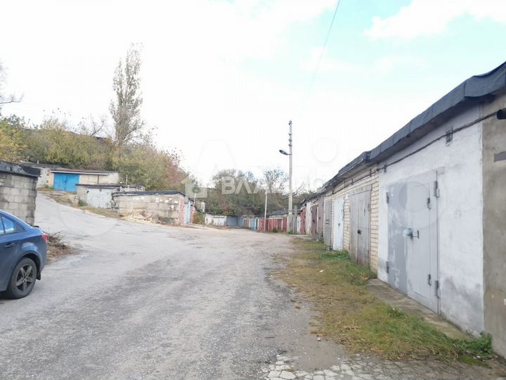 Гараж, > 30 м²