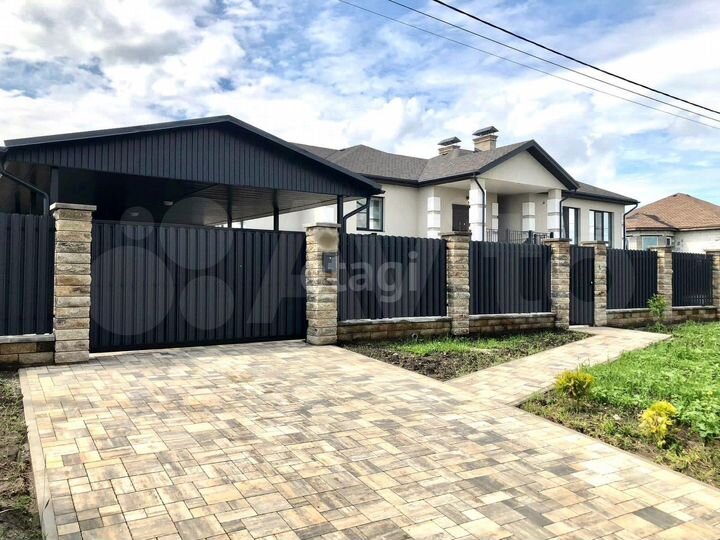 Дом 179,7 м² на участке 16 сот.