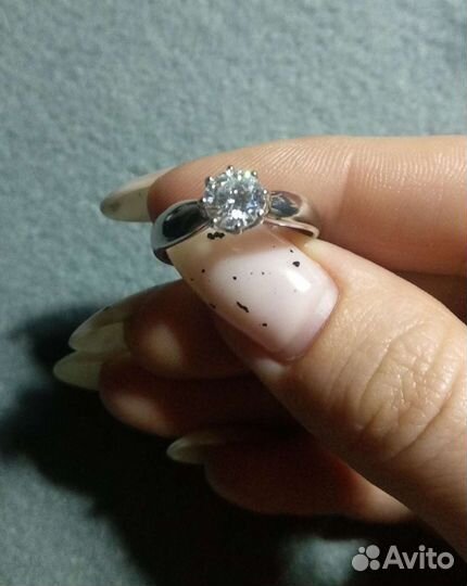 Серебряное кольцо с фианитом