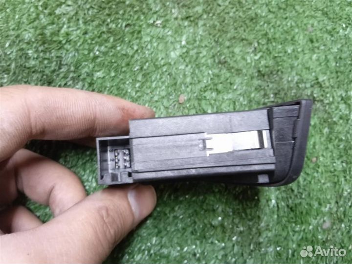 Кнопка аварийной сигнализации Audi A4 (B8) 2007-2