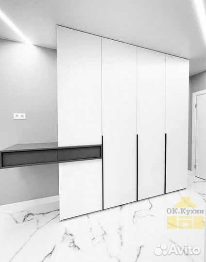 Угловой шкаф