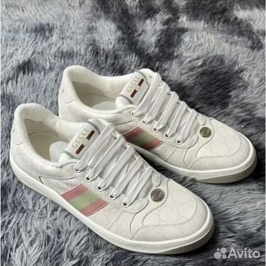 Кроссовки женские весна