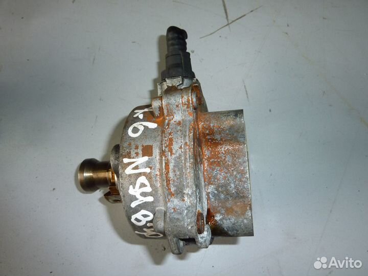 BMW насос вакуумный 11 66 7 519 458