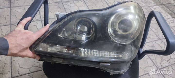 Фара Toyota Crown Majesta UZS186 2004-2009