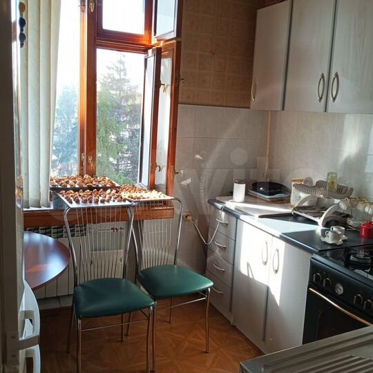 2-к. квартира, 52 м², 4/4 эт.