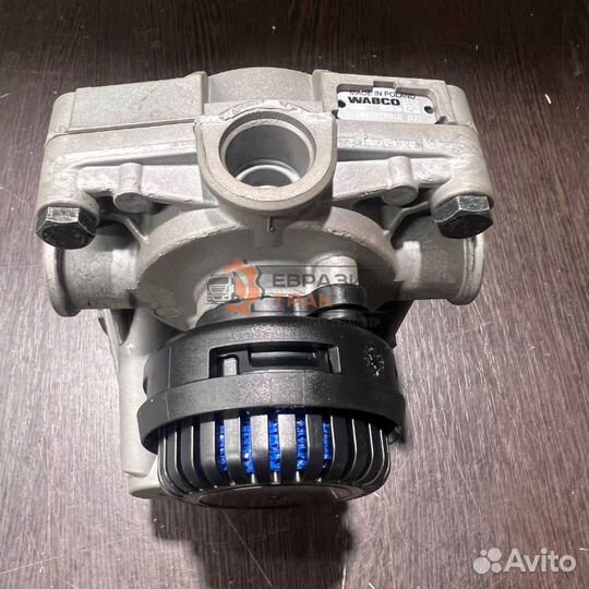 Wabco Ускорительный клапан EBS MB