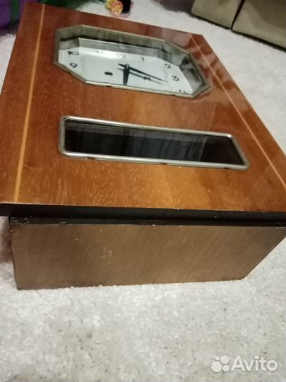 Часы настенные СССР янтарь