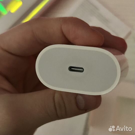 Адаптер iPhone 20w