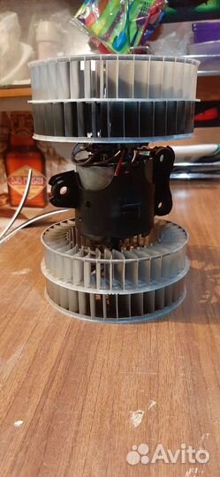 Моторчик печки Мерседес 639 виано