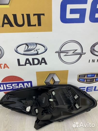 Фара Renault sandero stepway Лев